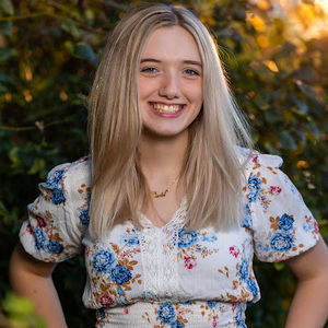 Meet your Posher, Chloe